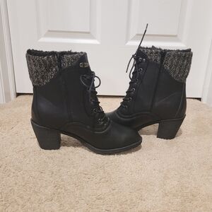 Muk Luks Black Ankle Boots with Gray Knit Cuff